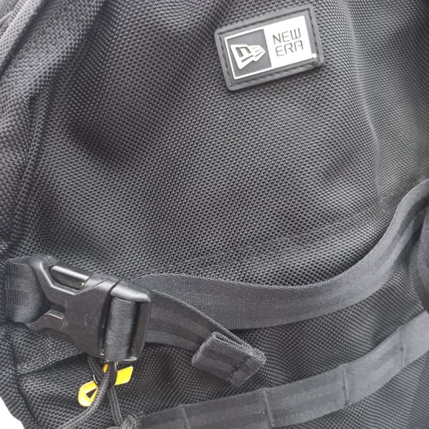 뉴에라 블랙 백팩