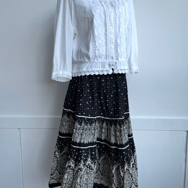 로맨틱 로즈 자수 블라우스