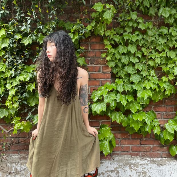 올리브 카키 미디 원피스