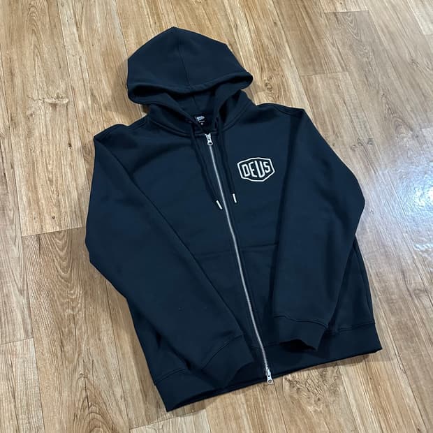 데우스 엑스 마키나 컬리지 어드레스 후드 집업 블랙 (m)