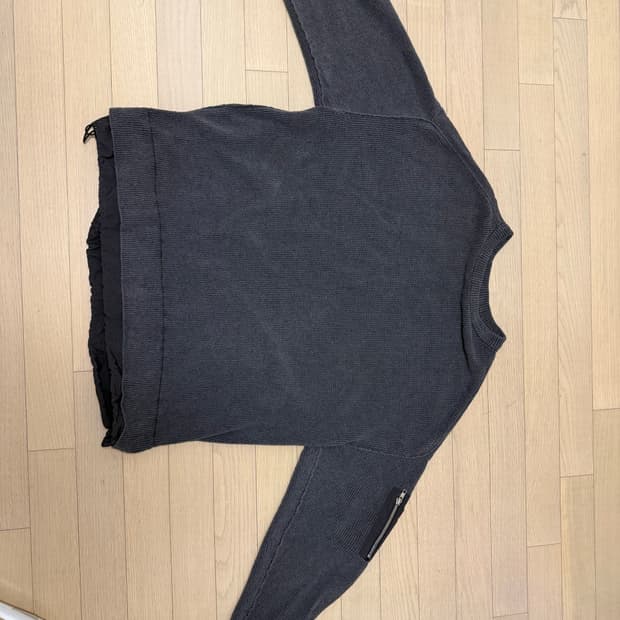 준지 2023 23 S/S 스트링 니트 스웻 입니다. 