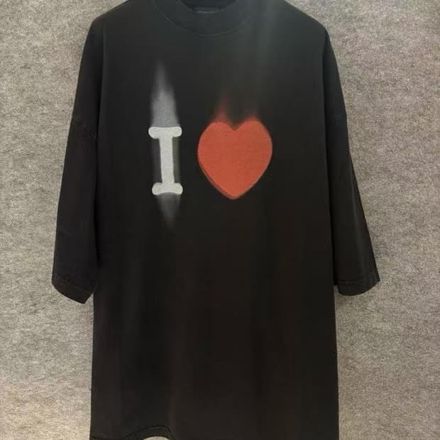 발렌시아가 발렌타인 리미티드 티셔츠 s 사이즈 