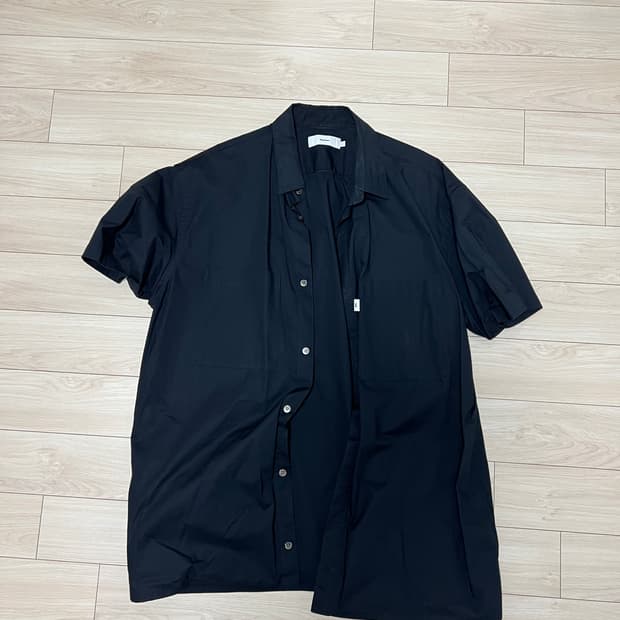 그라프페이퍼 반팔 셔츠