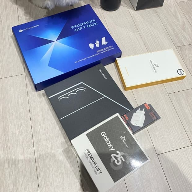 삼성갤럭시Z폴드7 1TB 램16GB 자급제 미개봉
싸게판매합니다 