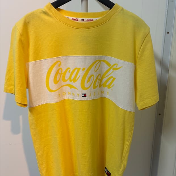 코카콜라 X 타미진스 옐로우 반팔티 XS