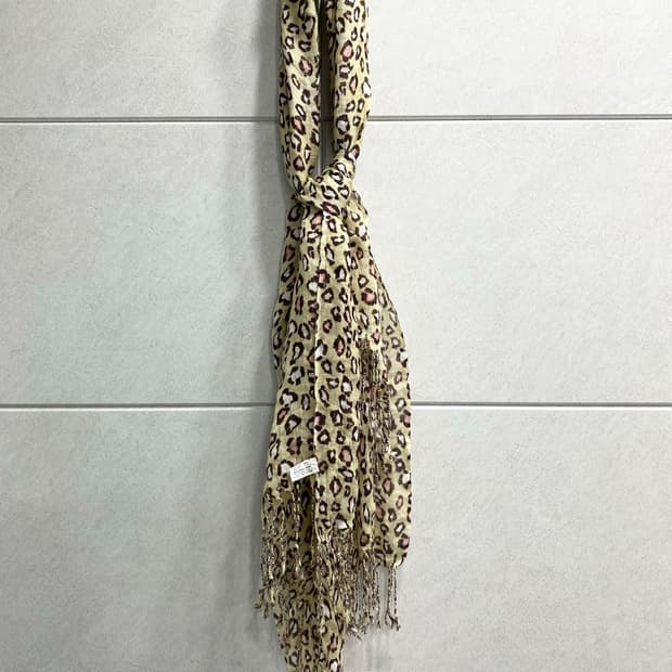 Scarf: Hearts Leopard Scarf