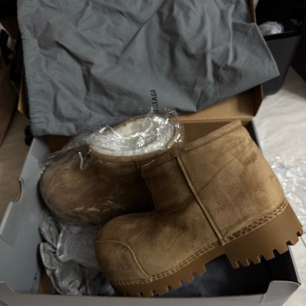 Balenciaga  ALASKA FUR 부츠
