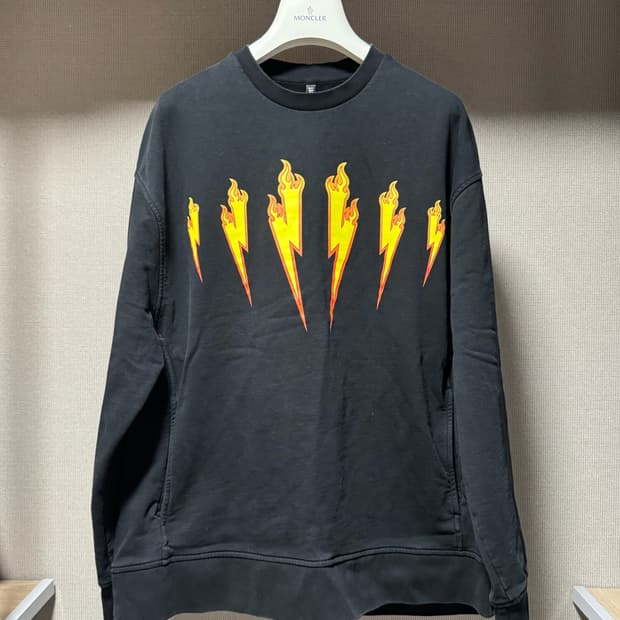 닐바렛 옐로우 썬더프린팅 블랙 스웻셔츠 맨투맨 블랙 S