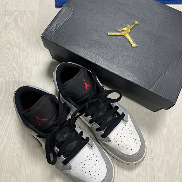 나이키 에어 조던 1 로우 GS 스모크 그레이 250