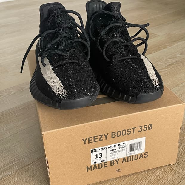 [310] 아디다스 이지부스트 350 V2 코어 블랙 화이트 us13