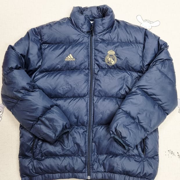 아디다스 레알 마드리드 덕다운 패딩 100