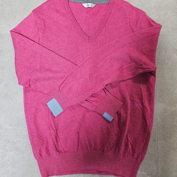 로가디스 그린 핑크 V넥 니트