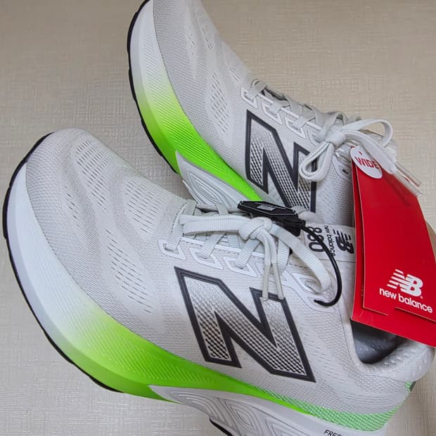 뉴발란스 880v15 275mm 2E와이드 새상품