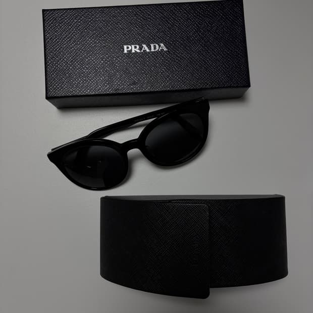Prada 프라다 기본 블랙 선글라스