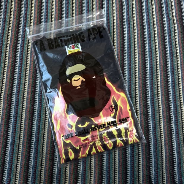 베이프 플레임 헤드 반팔 티셔츠