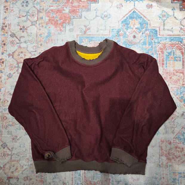 벌스데이수트 리버시블 니트 맨투맨