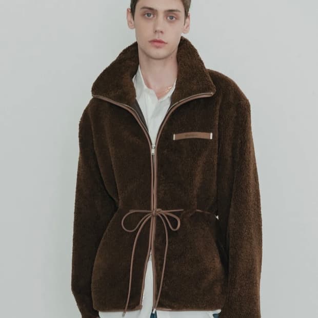 신앤리 하이넥 레더 벨트 플리스 자켓 브라운