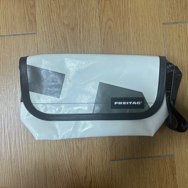 프라이탁 하와이파이브오 하파오 화이트 정품 새상품