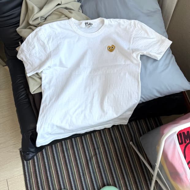 꼼데가르송 반팔 티셔츠