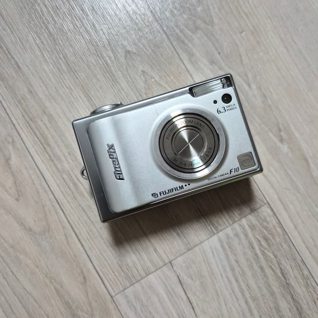 작례o 디카 후지필름 파인픽스 f10 카메라 판매합니다
