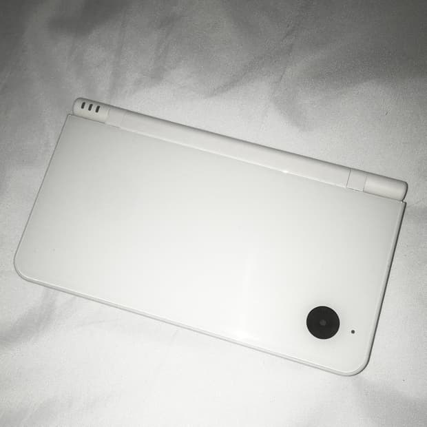 닌텐도 DSi LL 화이트