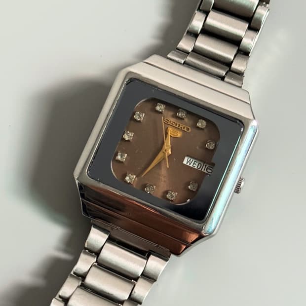 vintage SEIKO 5 Automatic metal watch