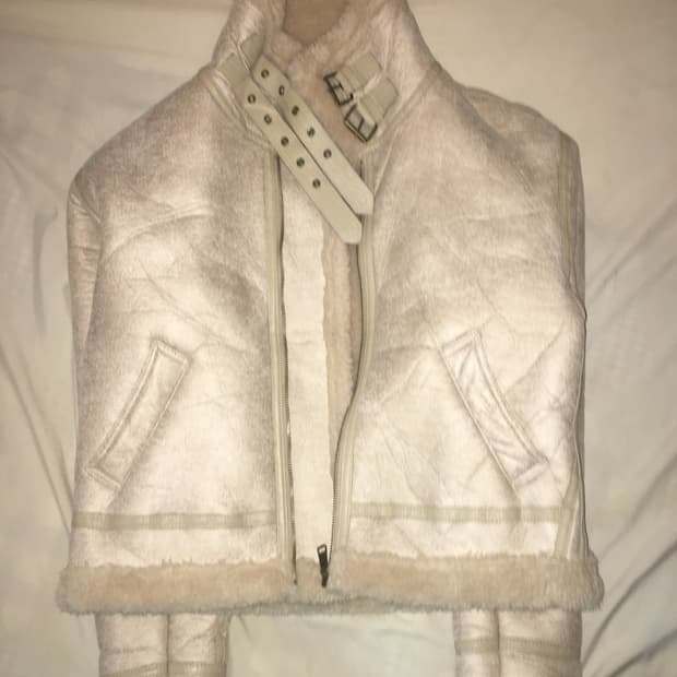 아이보리 무스탕 자켓 