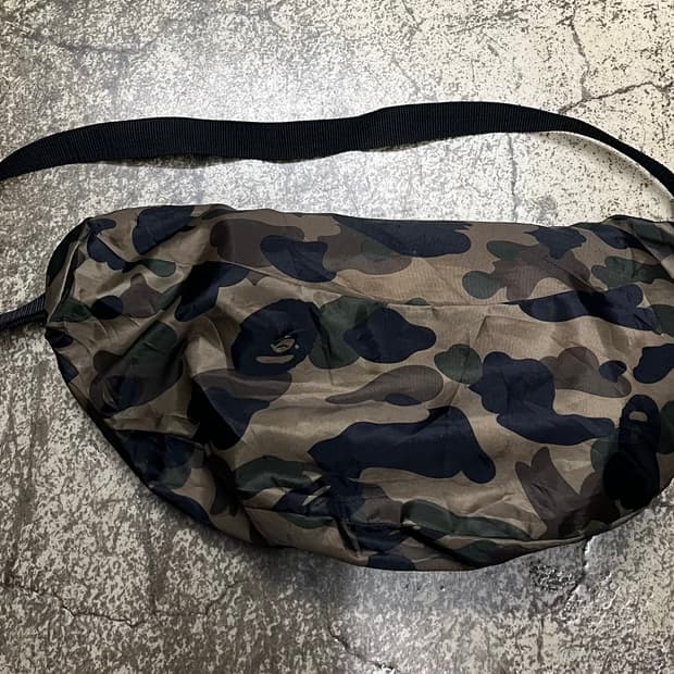 베이프 기프트백 카모 힙색 슬링백