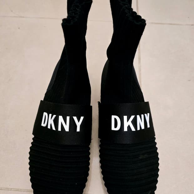 DKNY 블랙 니트 삭스 스니커즈 슈즈 운동화