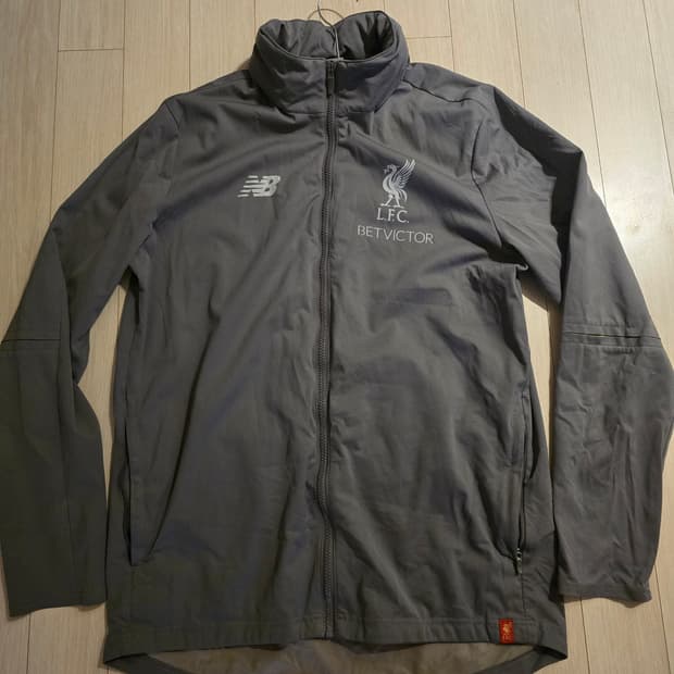 뉴발란스 리버풀 바람막이xl105