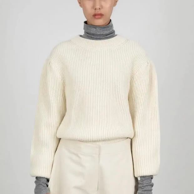 아모멘토amomento 하프넥니트 에크루