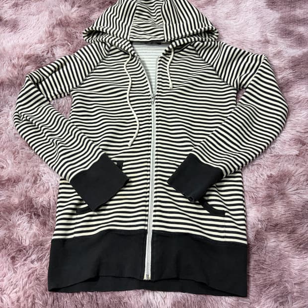 와투케 단가라 슬림핏 후드집업