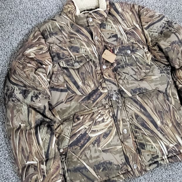 리바이스 카모 패딩 점퍼