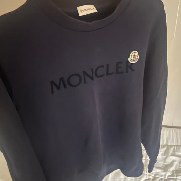 몽클레어 맨투맨