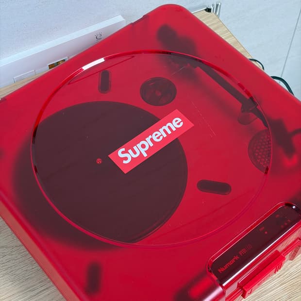 슈프림 턴테이블