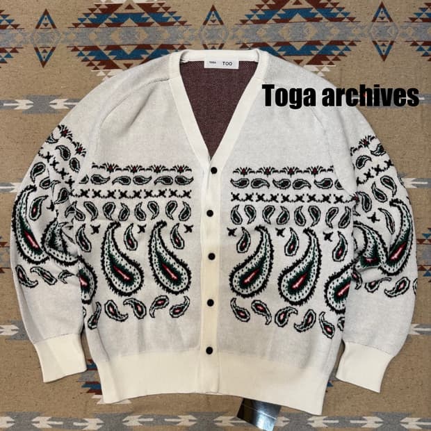 [M] 토가 아카이브 페이즐리 자카드 니트 가디건