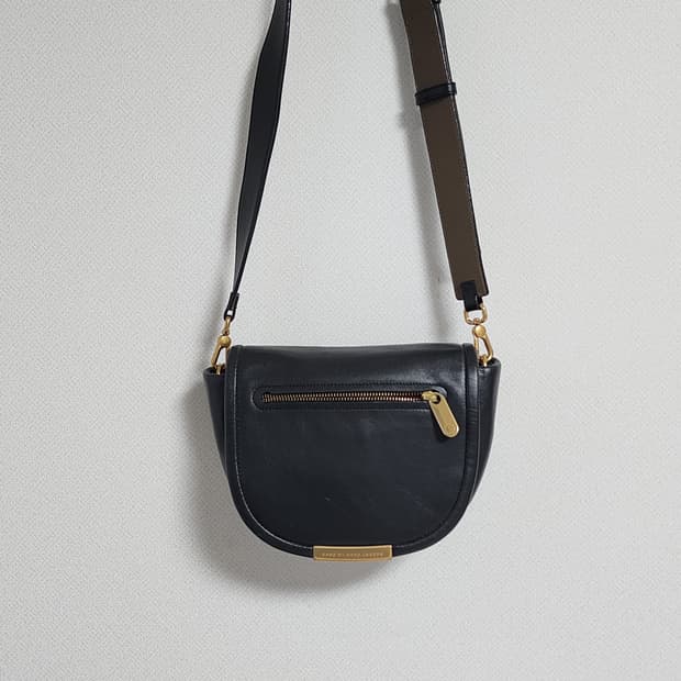 마크 바이 마크제이콥스 소가죽 블랙 크로스백 정품

