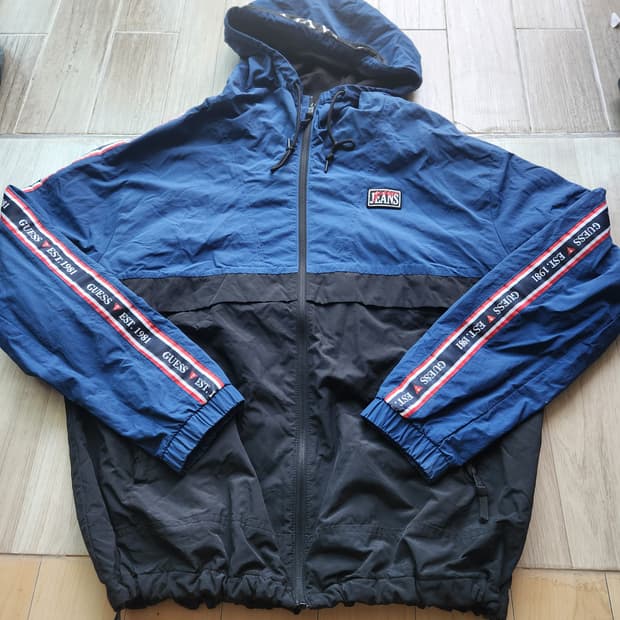 게스 바람막이 XL