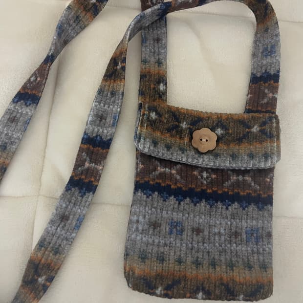 허그유어스킨 빈티지 미니니트백 vintage mini cross bag