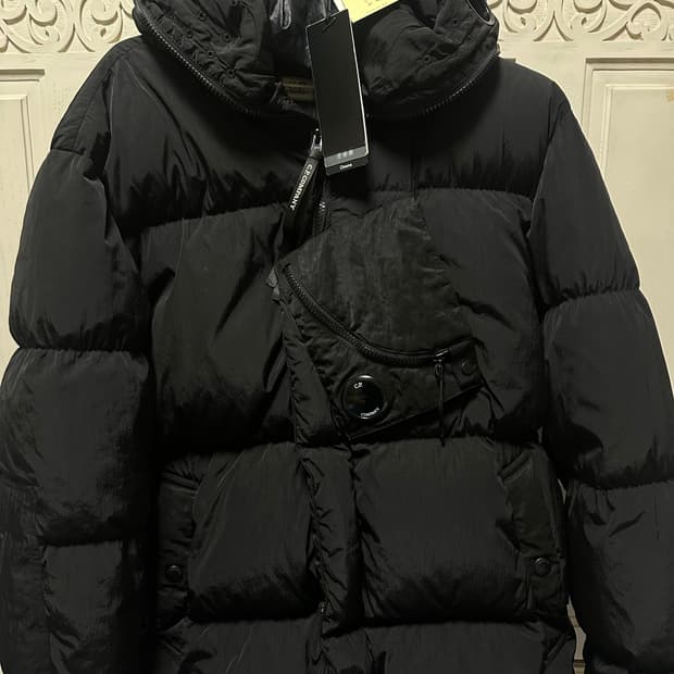 cp컴퍼니 체스트포켓 쓰리렌즈 패딩 L