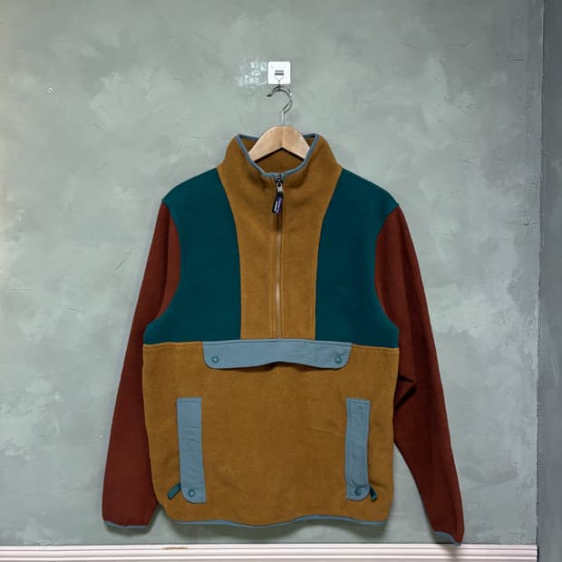 파타고니아 신칠라 플리스 아노락 베어 브라운