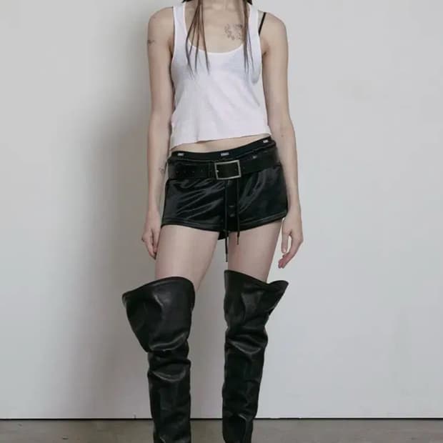 보헤미안서울 LOGO BAND SHORTS, GLOSSY BLACK