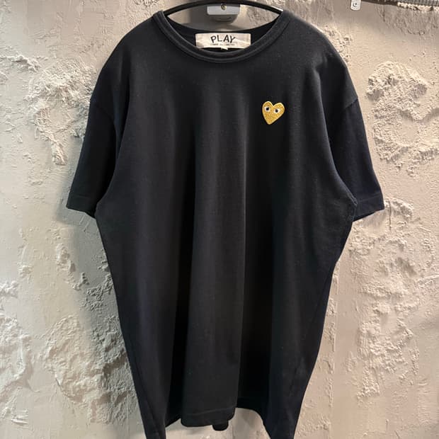 XXL 플레이 꼼데가르송 골드 하트 와펜 반팔 블랙