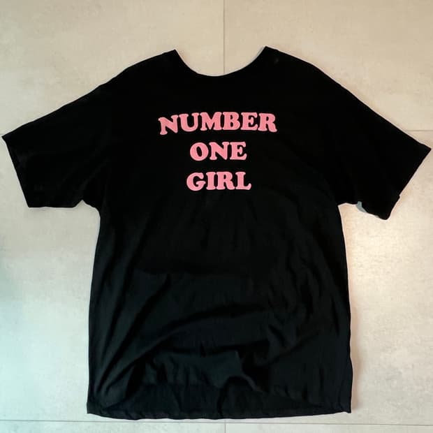 로제 팝업 티셔츠 number one girl