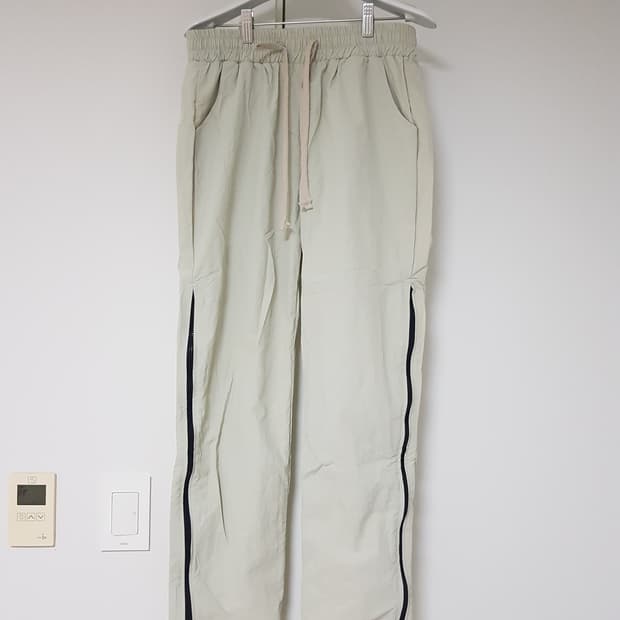 [L/4] 클라코 나일론 사이드 지퍼 팬츠