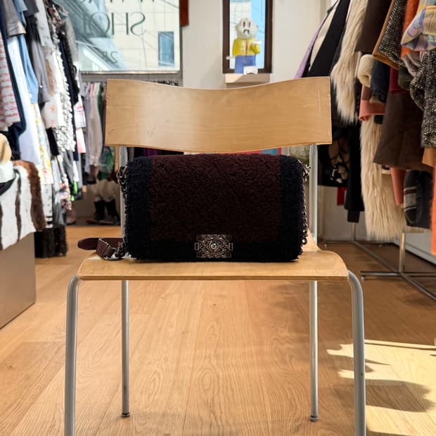 샤넬 브라운 시어링 라지 보이 숄더백