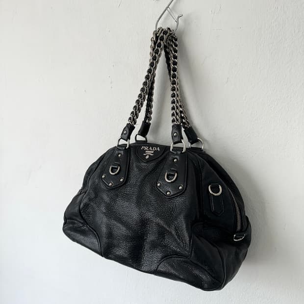 프라다 CERVO LUX 블랙 펄 레더 체인백
