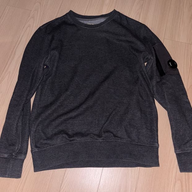 CP컴퍼니 맨투맨 차콜