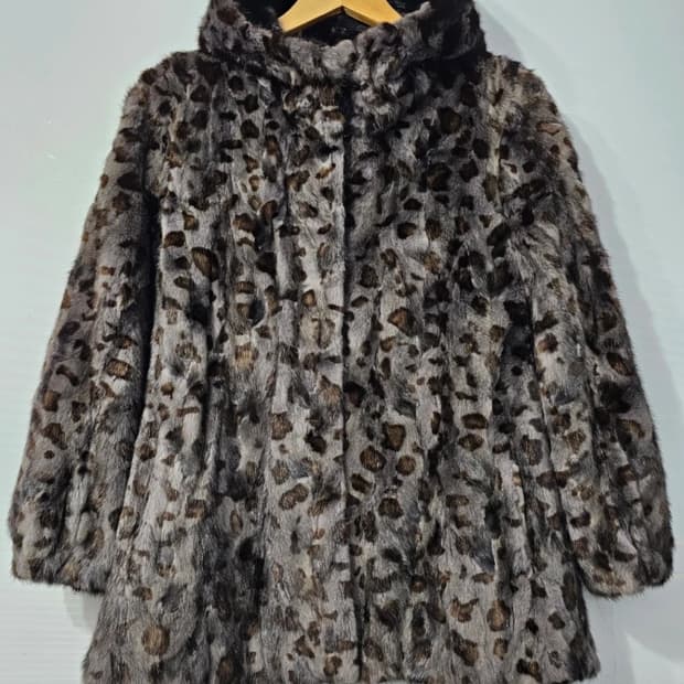 진도 끌레베 레오파드 후드 밍크 코트 ~66