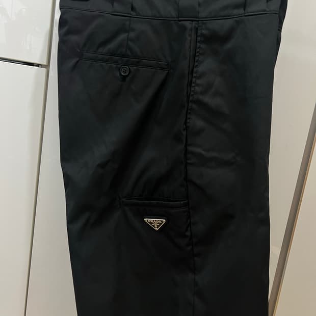 25fw 프라다 리나일론 버뮤다팬츠 (32-34)